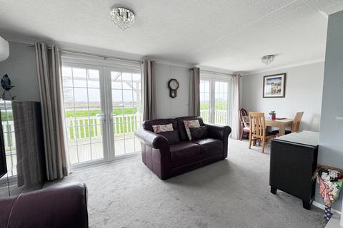 2 bedroom detached bungalow for sale, Waterfront, Hayes Country Park, Battlesbridge