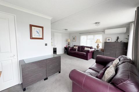 2 bedroom detached bungalow for sale, Waterfront, Hayes Country Park, Battlesbridge