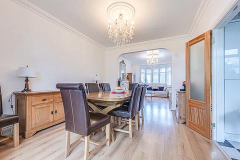 4 bedroom semi-detached house for sale, Ennismore Gardens, Southend-on-sea, SS2