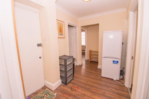 3 bedroom flat to rent, Westbourne Crescent W2