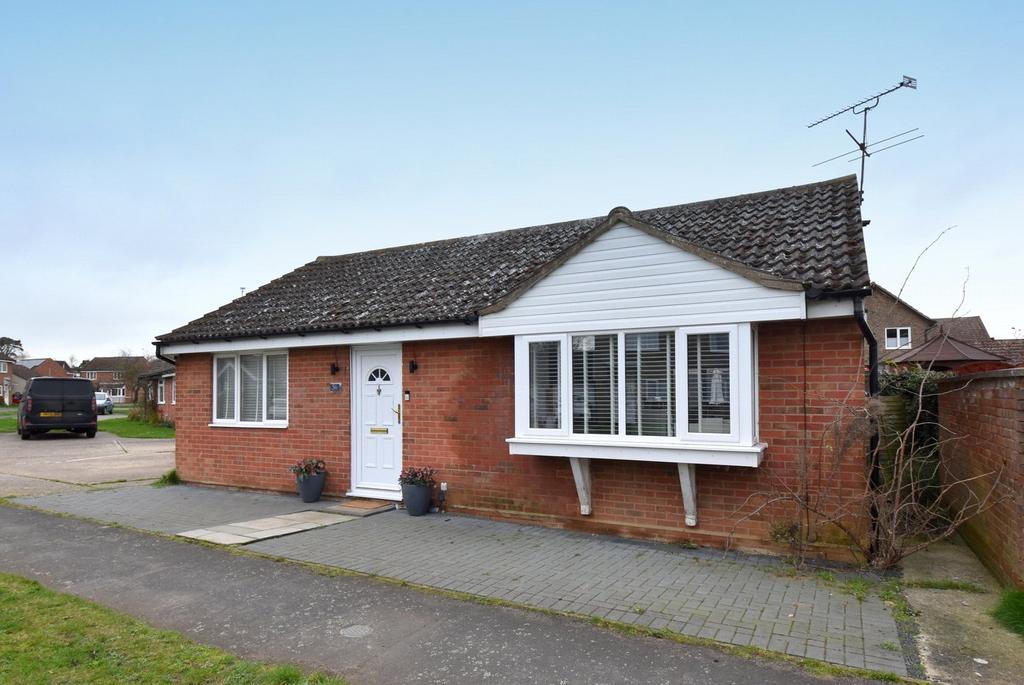 St. Martins Green, Trimley St. Martin, Felixstowe, IP11 2 bed bungalow