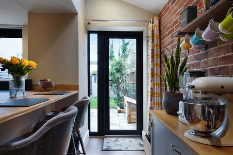 25 Albany Road, Chislehurst, BR7 6BG