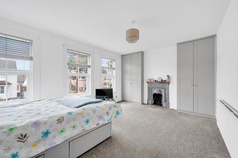 88 White Horse Hill, Chislehurst, BR7 6DJ