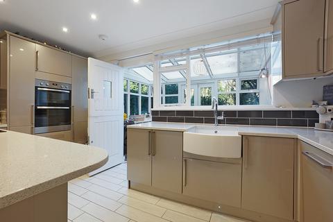 2 Brenchley Close, Chislehurst, BR7 5NQ