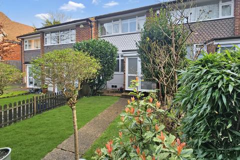 2 Brenchley Close, Chislehurst, BR7 5NQ