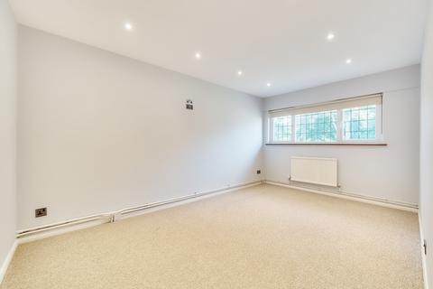 24 Invicta Close, Chislehurst, BR7 6SJ
