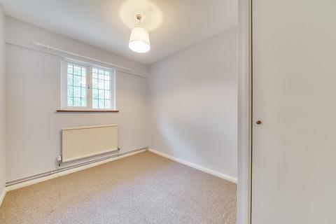 24 Invicta Close, Chislehurst, BR7 6SJ