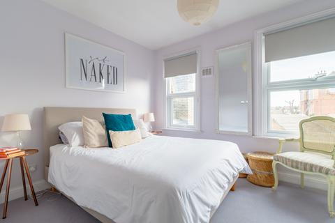 1 bedroom flat for sale, Garratt Lane, Earlsfield SW18