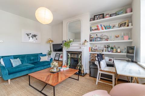1 bedroom flat for sale, Garratt Lane, Earlsfield SW18