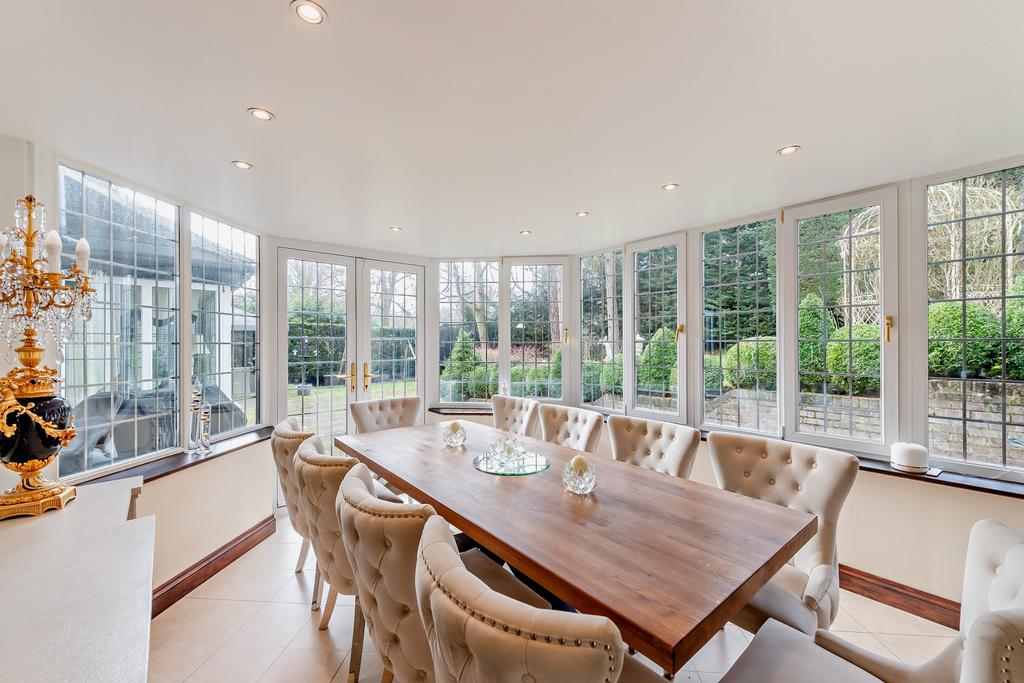 South Park Avenue, Chorleywood, WD3 6 bed detached house for sale £