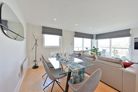 2 bedroom flat for sale, Smugglers Way, Wandsworth Town, London, SW18