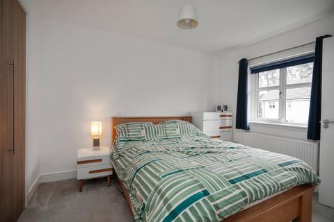 4 Somerville Road, Balerno, EH14 5BF