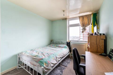 3 bedroom flat for sale - Shepherd's Bush Green, Shepherd's Bush, London, W12