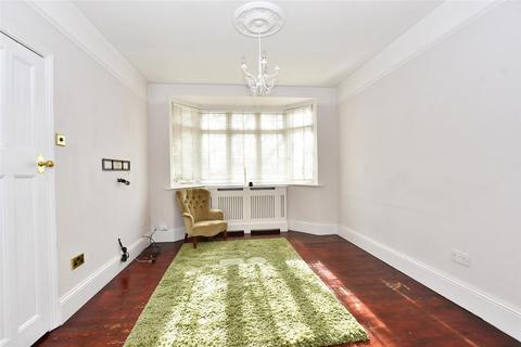 27 Stifford Road, Aveley, South Ockendon, RM15 4BS