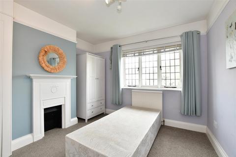 27 Stifford Road, Aveley, South Ockendon, RM15 4BS