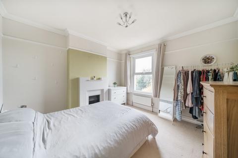 1 bedroom flat for sale, Hook Road, Surbiton, KT6