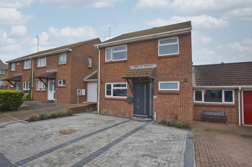 Broomfield Crescent, Cliftonville, CT9 4 bed detached house for sale