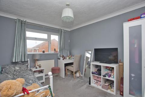 8 Broomfield Crescent, Cliftonville, Margate, CT9 3YJ