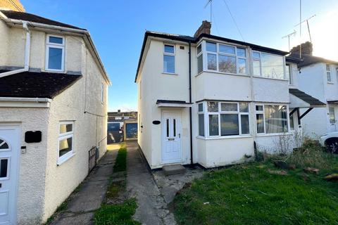 Fourth Avenue, Luton LU3