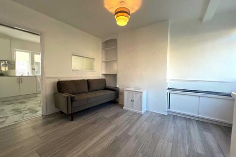 undefined, Fourth Avenue, Luton LU3