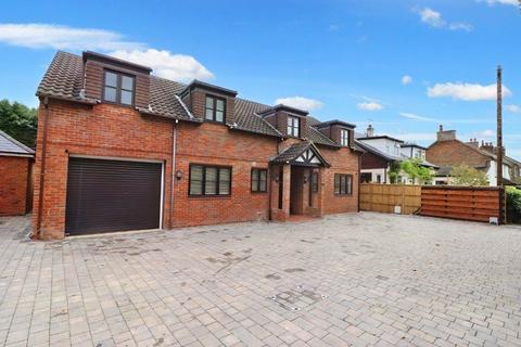 4 bedroom detached house for sale, Alexandra Road, Kings Langley WD4