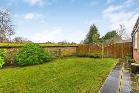 12 Five Acres, London Colney, St Albans, AL2 1JD