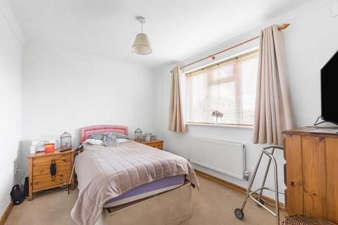 12 Five Acres, London Colney, St Albans, AL2 1JD
