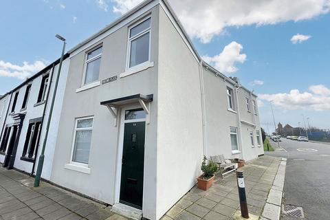 3 bedroom terraced house for sale, Greens Place, Lawe Top, South Shields, Tyne and Wear, NE33 2AQ