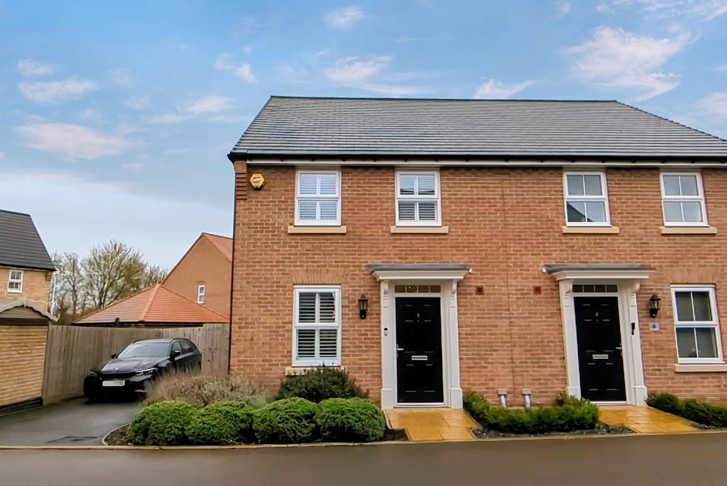Richardson Lane, Halstead CO9 3 bed semidetached house for sale £365,000