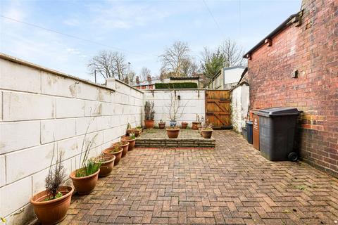 2 bedroom terraced house for sale - Huddersfield Road, Lees, Oldham