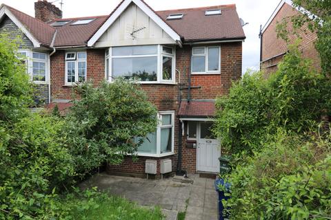 2 bedroom flat to rent, Western Avenue, London, W3