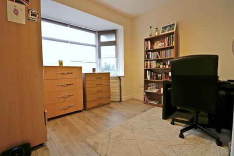 2 bedroom flat to rent, Western Avenue, London, W3