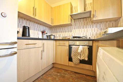 2 bedroom flat to rent, Western Avenue, London, W3
