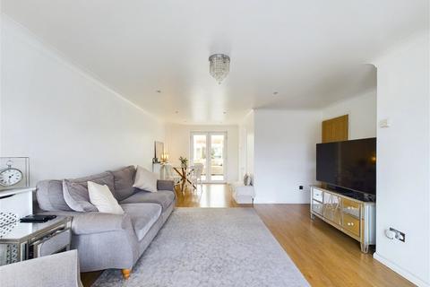 3 bedroom semi-detached house for sale - Terringes Avenue, Worthing, West Sussex, BN13