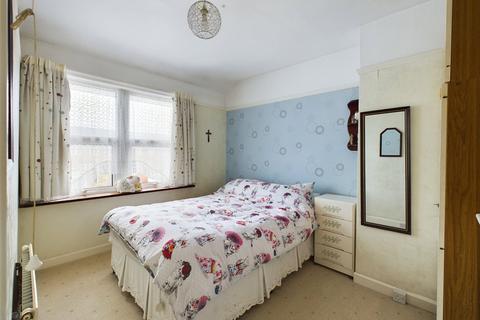 16 Tuffley Crescent, Gloucester, GL1 5NE