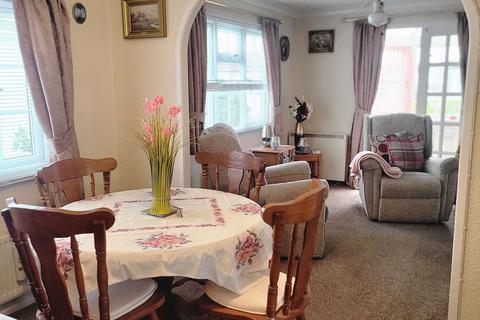 2 bedroom mobile home for sale, Four Seasons Park, Skegness PE24