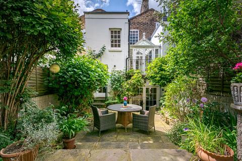 45 Abingdon Road, London, W8 6AN
