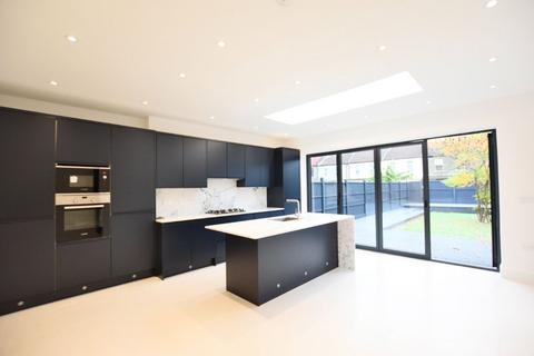 68 Withy Mead, London, E4 6JW