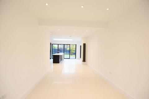 68 Withy Mead, London, E4 6JW