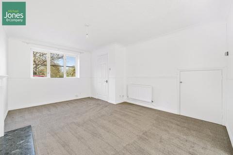 3 bedroom terraced house to rent, Brookenbee Close, Rustington, BN16