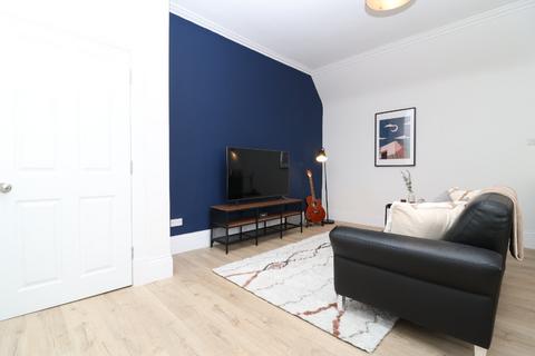 2 bedroom flat to rent, Woodlands Terrace , Glasgow G3