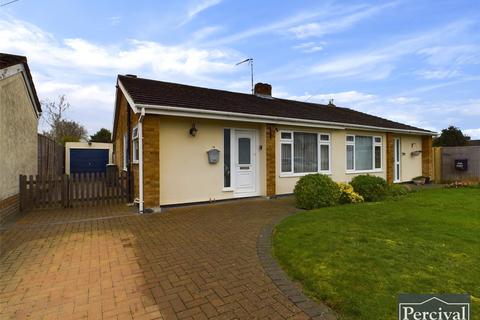2 bedroom bungalow for sale - Lowefields, Earls Colne, Colchester, Essex, CO6