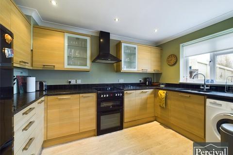 16 Lowefields, Earls Colne, Colchester, CO6 2LH