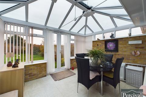 16 Lowefields, Earls Colne, Colchester, CO6 2LH