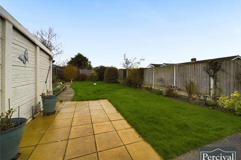 16 Lowefields, Earls Colne, Colchester, CO6 2LH