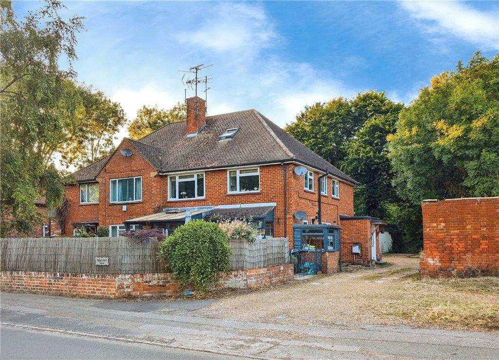 Wardstone House, Bath Road, Hare Hatch 3 bed for sale £325,000