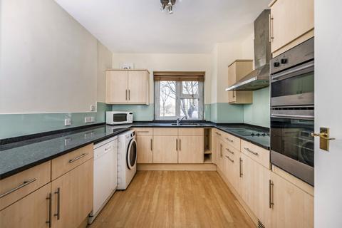 4 bedroom apartment to rent, Avenue Road, St John's Wood, London, NW8