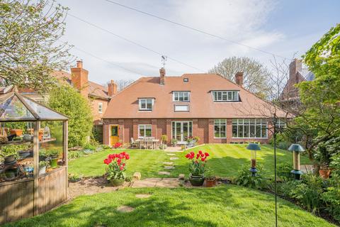 Newlands Drury Lane, Pannal, Harrogate, HG3 1ET