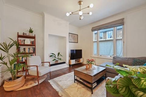 18 Grove Place, London, W3 6AS