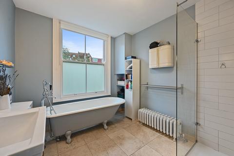 18 Grove Place, London, W3 6AS